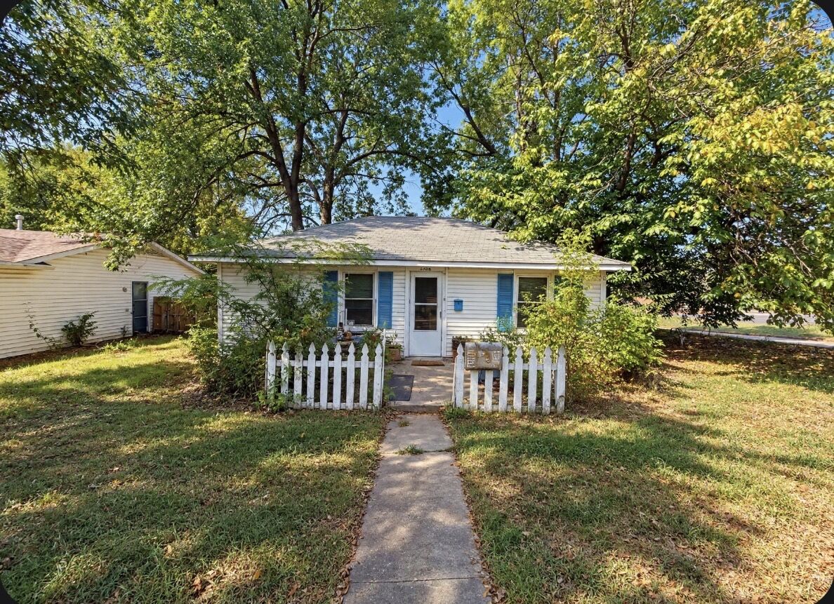 Property Photo:  3700 S New Haven Avenue  OK 74135 