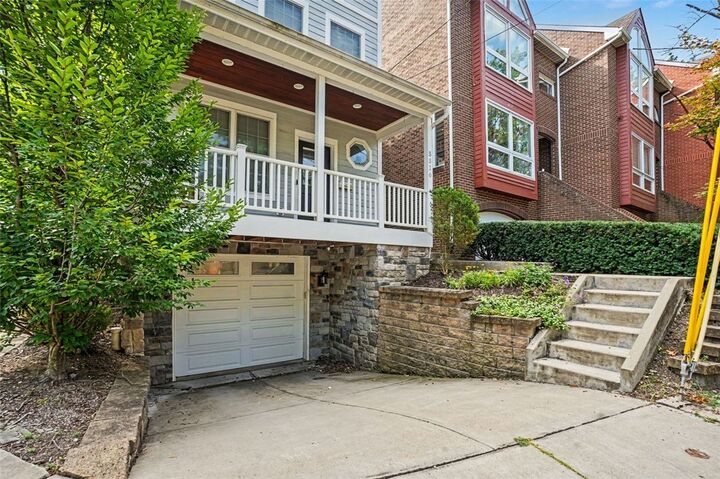 Property Photo:  5516 Claybourne St  PA 15232 