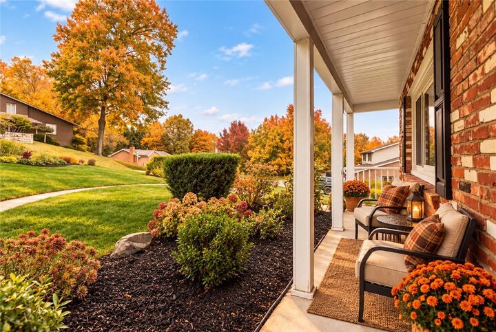 Property Photo:  111 Lampliter Lane  PA 15317 