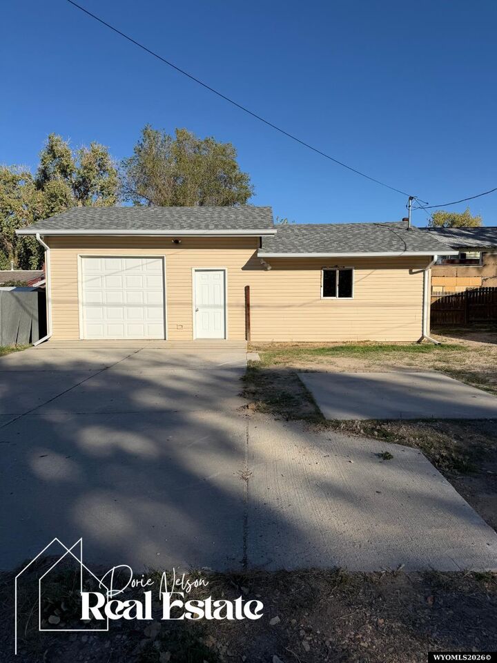Property Photo: 502 E L Street WY 82601