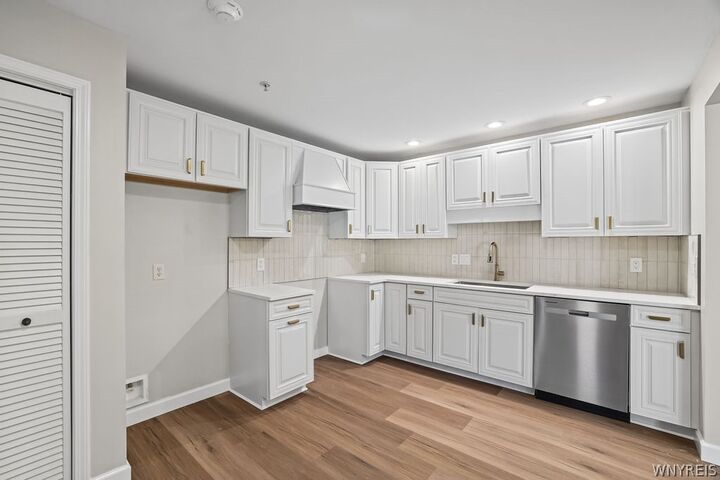 Property Photo:  734 Legacy Drive 106  NY 14092 