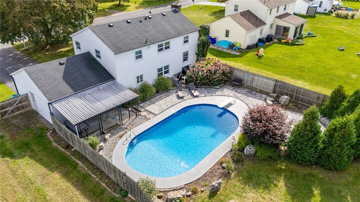 Property Photo:  611 Bending Bough Drive  NY 14580 