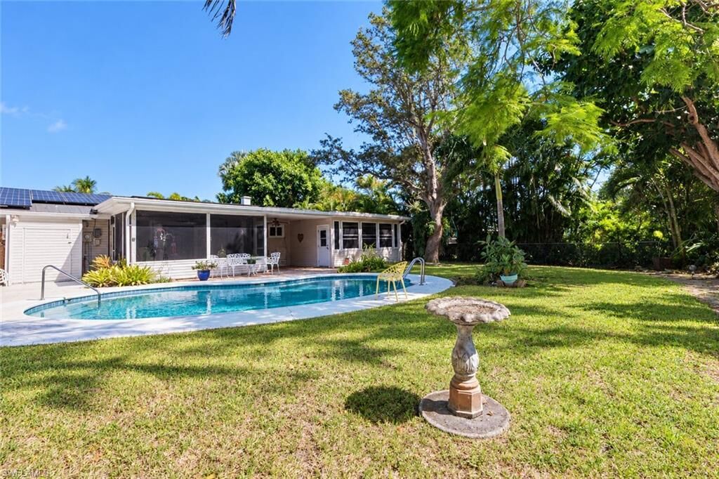 Property Photo:  1270 Wisconsin Dr  FL 34103 