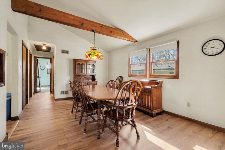 Property Photo: 713 Sterlingworth Terrace PA 18042