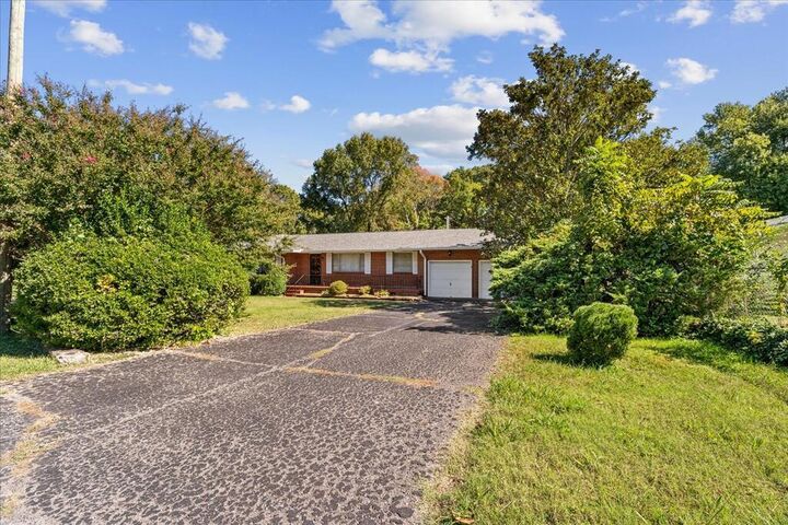 Property Photo:  902 Hogan Road  GA 30741 