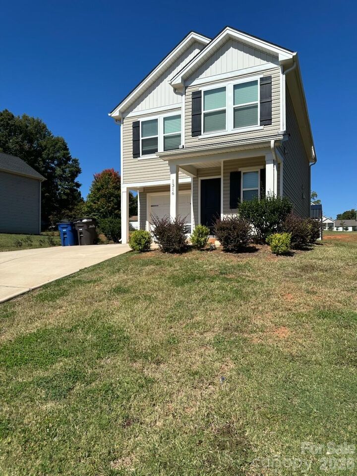 Property Photo:  1316 Yadkin Street  NC 28677 