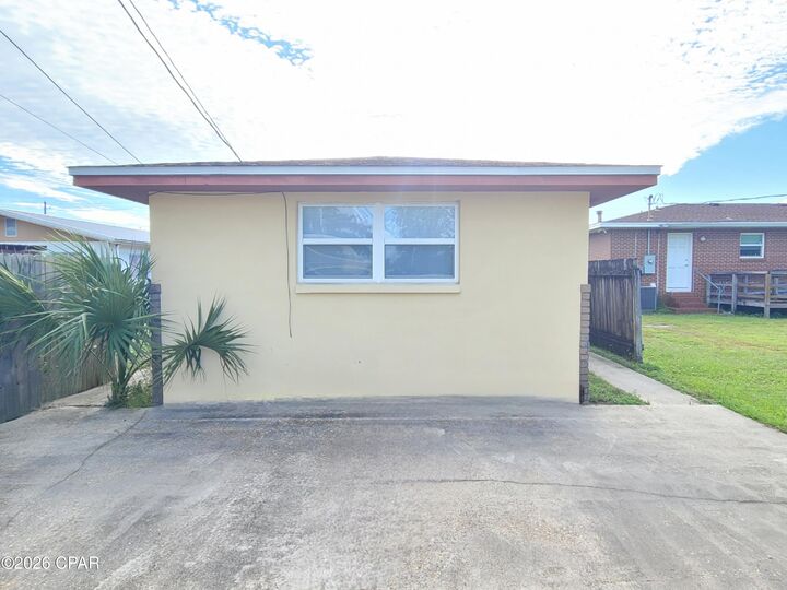 Property Photo: 1217 Jenks Avenue FL 32408