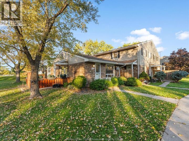 Property Photo:  2949 Meadowbrook Lane  ON N8T 3C4 