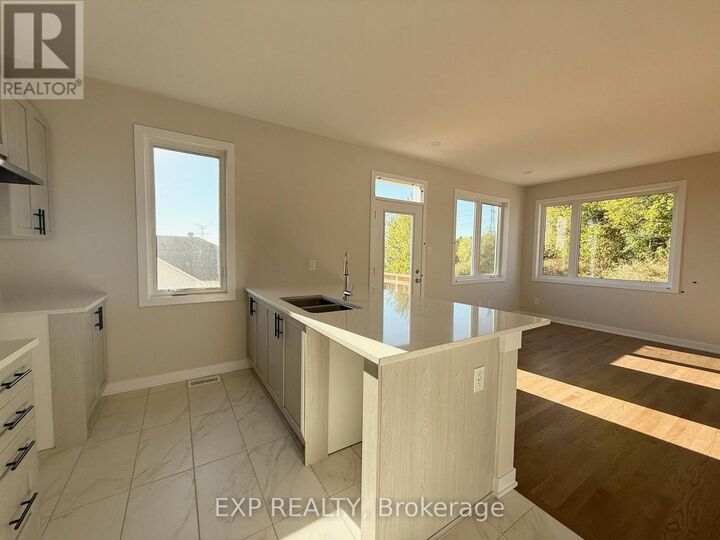 Property Photo:  373 Falsetto Street  ON K1W 0S6 