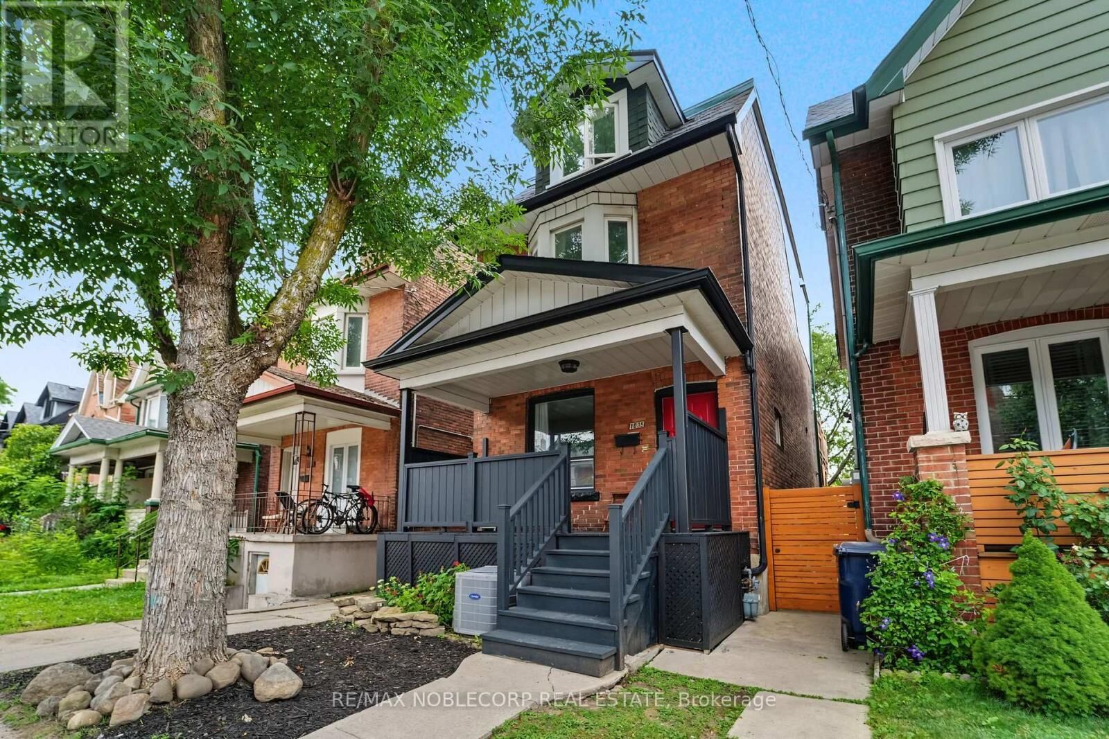 Property Photo:  1035 Dovercourt Road  ON M6H 2X7 