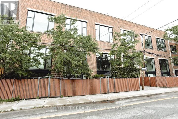 Property Photo:  676 Richmond Street West 208  ON M6J 1C3 