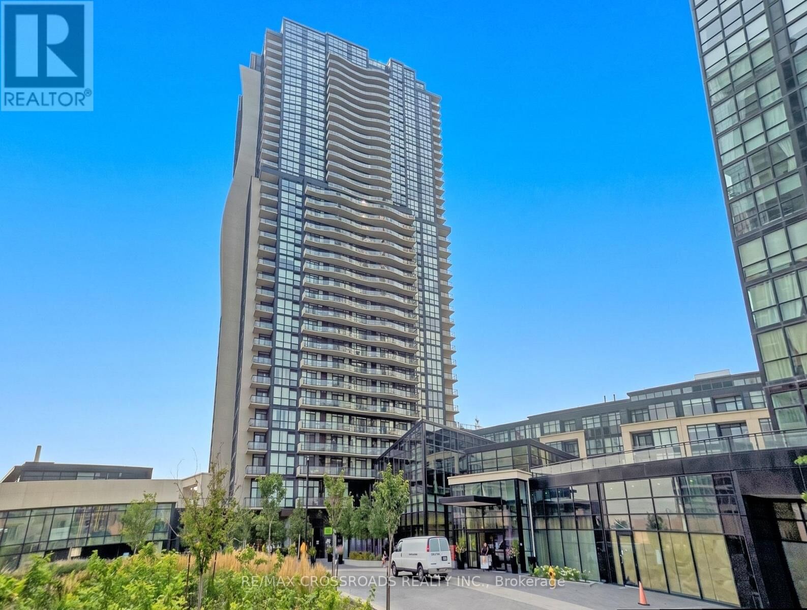 Property Photo:  2900 Highway 7 3402  ON L4K 0G3 