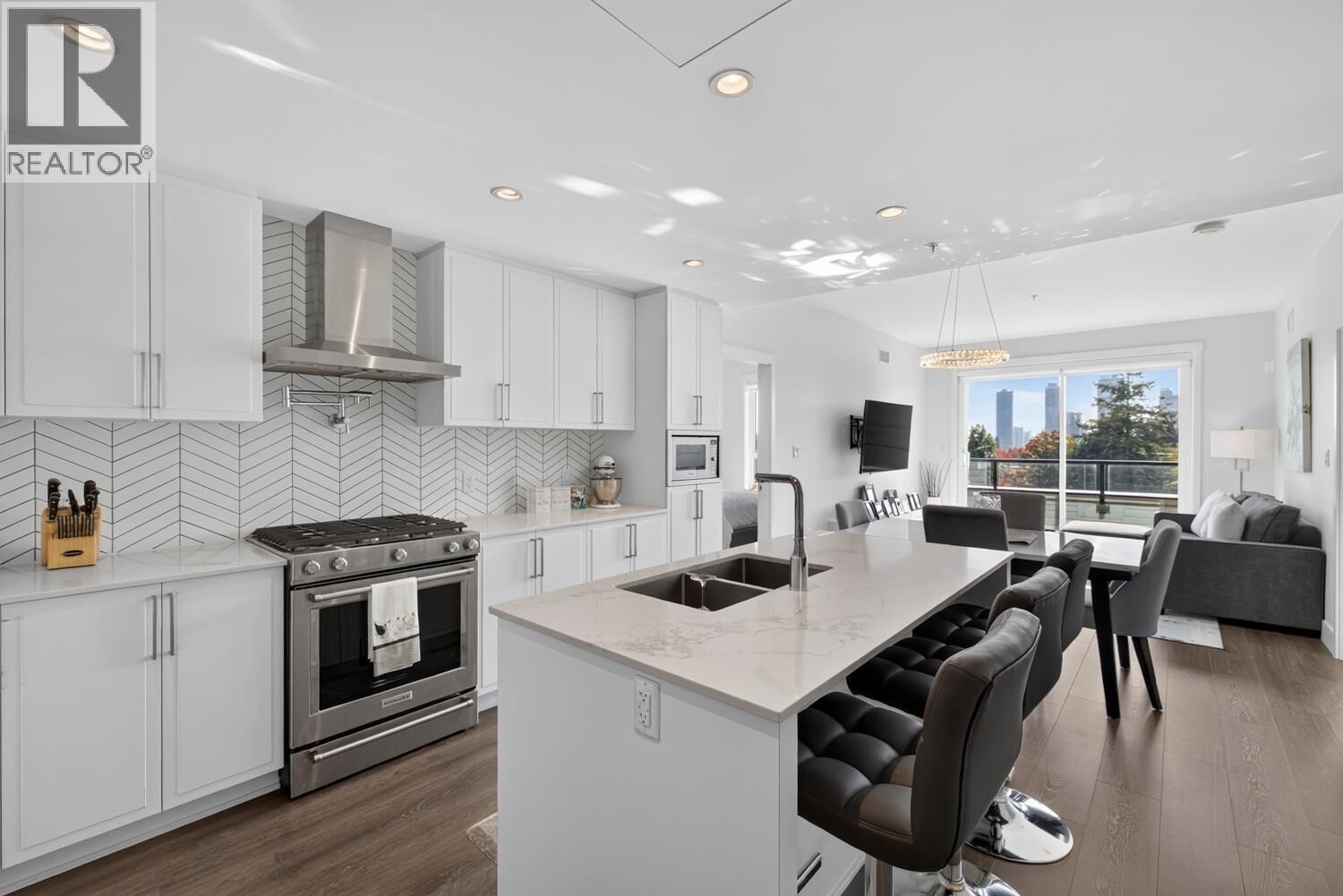 Property Photo:  4477 Hastings Street 508  BC V5C 0L6 