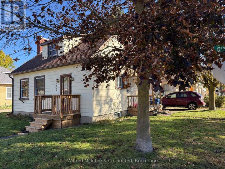 Property Photo:  385 6th Avenue  ON N4N 2G1 