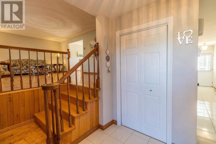 Property Photo:  30 Highcrest St  ON P6B 5V2 