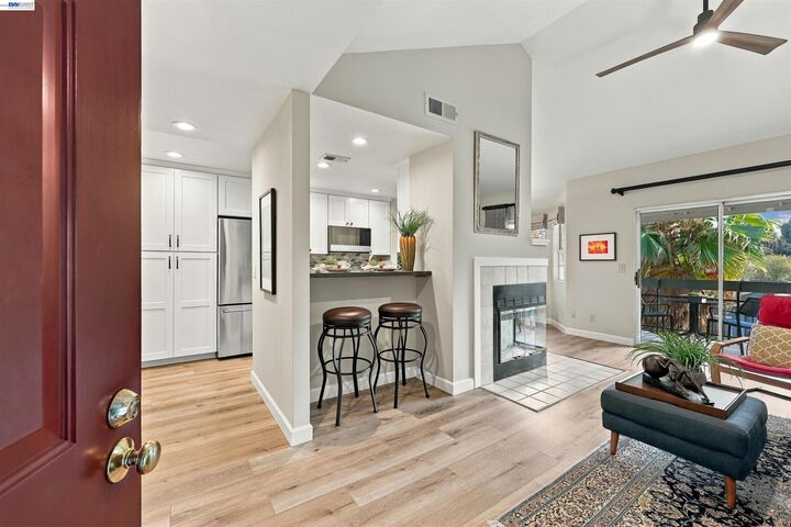 Property Photo:  7520 Canyon Meadow Cir D  CA 94588 
