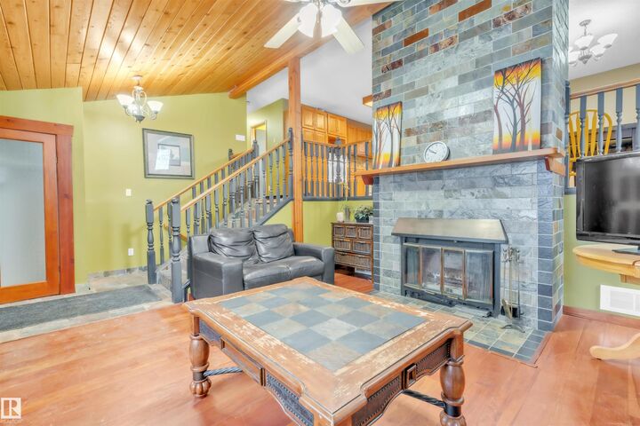 Property Photo:  2003 4 Avenue  AB T9M 1E1 
