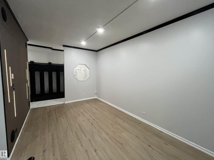 Property Photo:  10140 120 Street NW 101  AB T5K 1Z8 