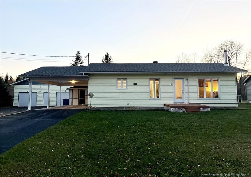 Property Photo:  16 4 Ième Avenue  NB E7A 2B3 
