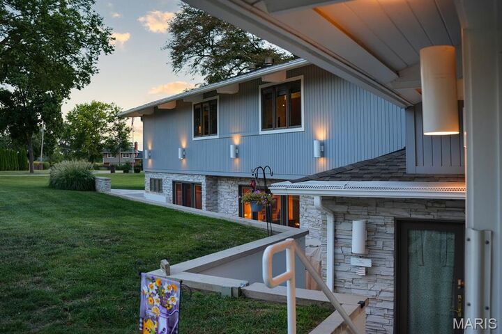 Property Photo:  1114 S Perrine Avenue  IL 62801 