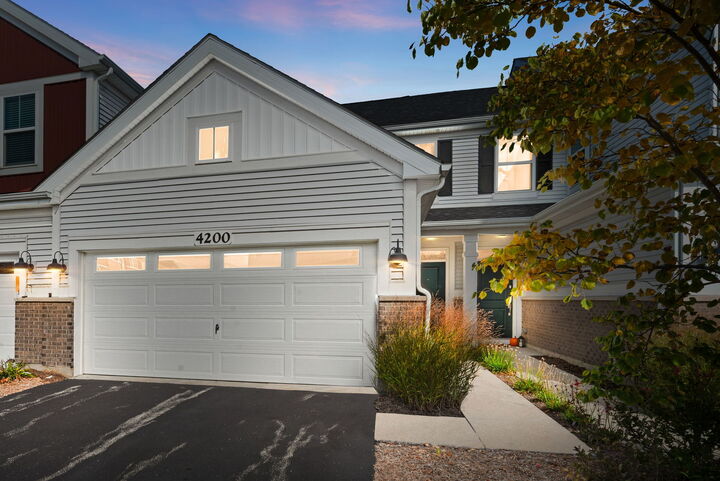 Property Photo:  4200 Calder Lane  IL 60504 