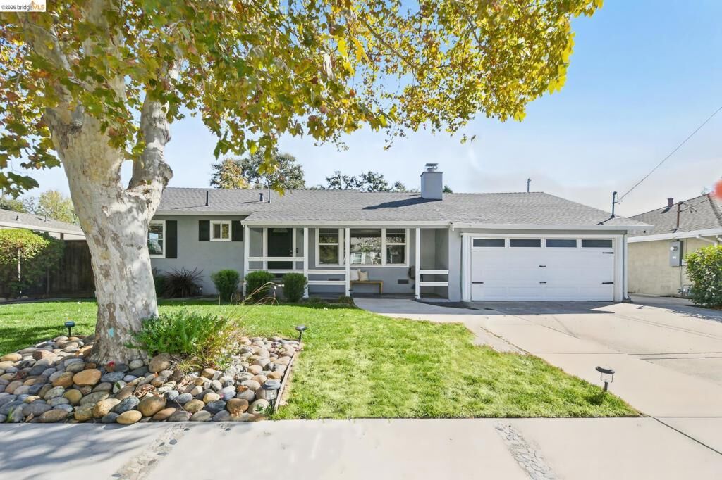 Property Photo: 1007 Esther Dr CA 94523