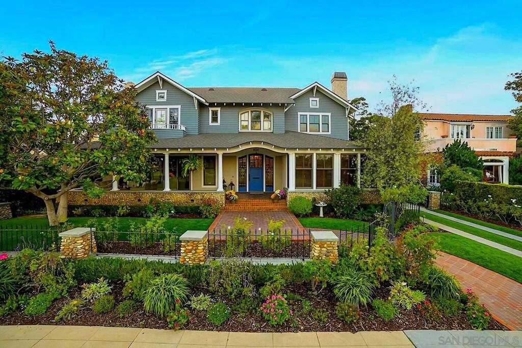 Property Photo:  820 Glorietta Blvd  CA 92118 