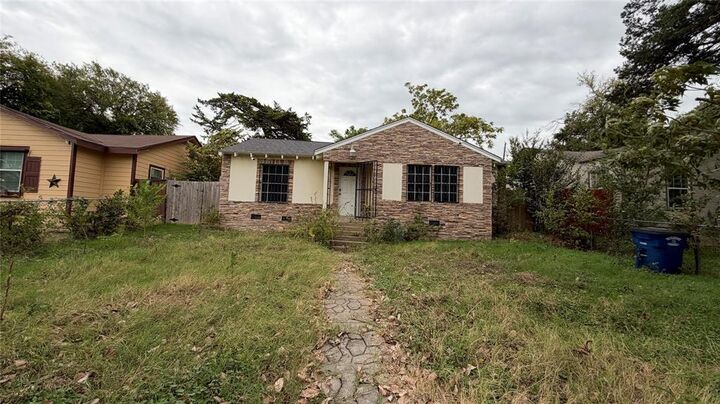 Property Photo:  1434 Carson Street  TX 75216 