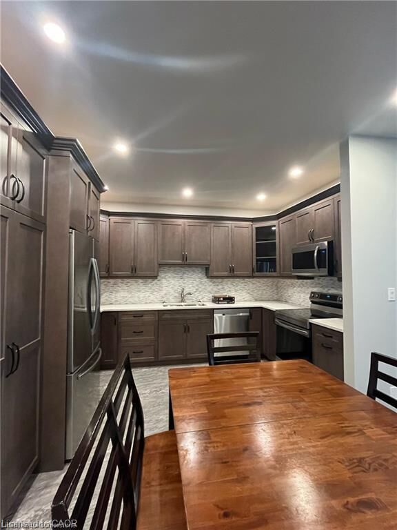 Property Photo:  453 Turnberry Street 2  ON N0G 1H0 