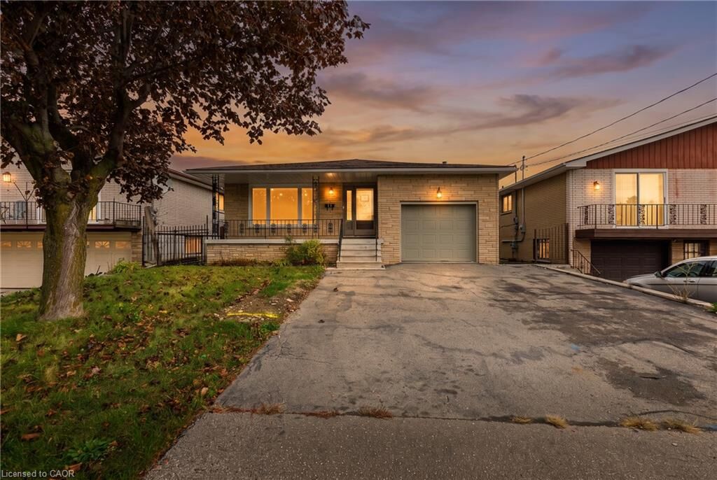 Property Photo:  11 Algonquin Court Lower  ON L8T 4T2 