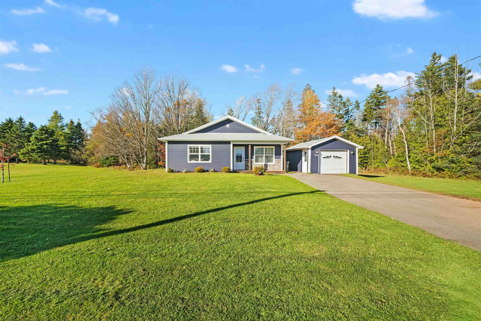 Property Photo:  879 Ellerslie Road  PE C0B 1J0 
