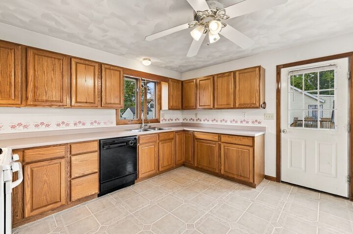Property Photo: 21 Bridle Rd MA 01821