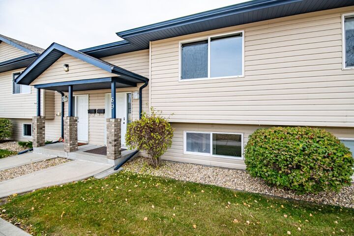 Property Photo:  69 Leung Place  AB T0M 0J0 