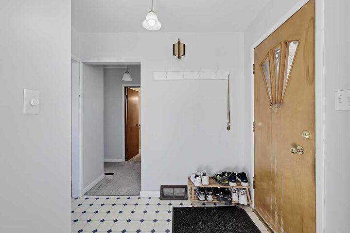 Property Photo:  103 2 Street SE  AB T1V 1G7 