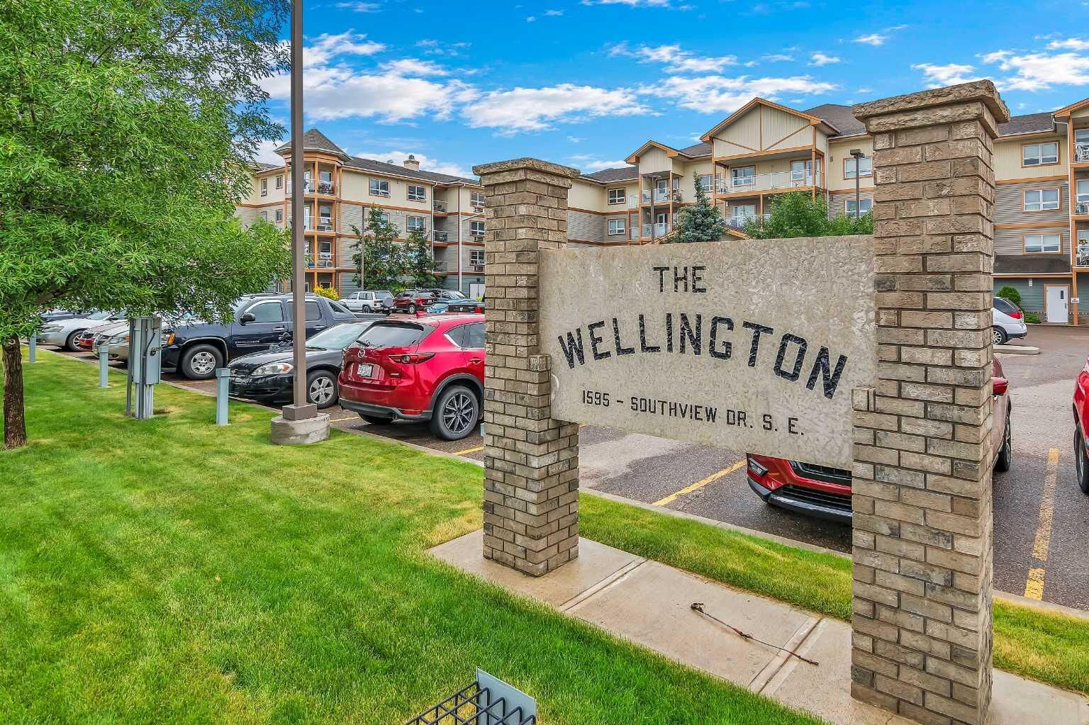 Property Photo:  1595 Southview Drive SE 218  AB T1B 0A1 