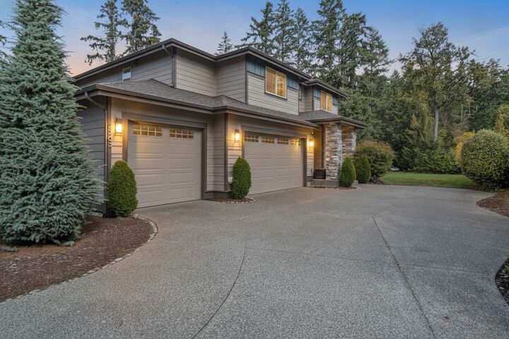 Property Photo:  2365  51st Street Ct E  WA 98092 