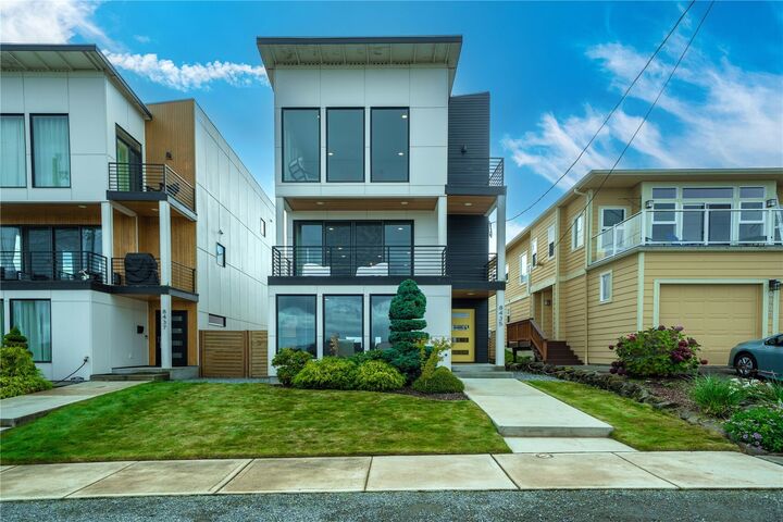 Property Photo:  8435 S 113th Street  WA 98178 