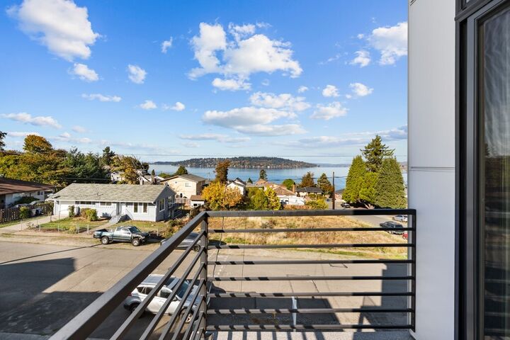Property Photo:  8435 S 113th Street  WA 98178 