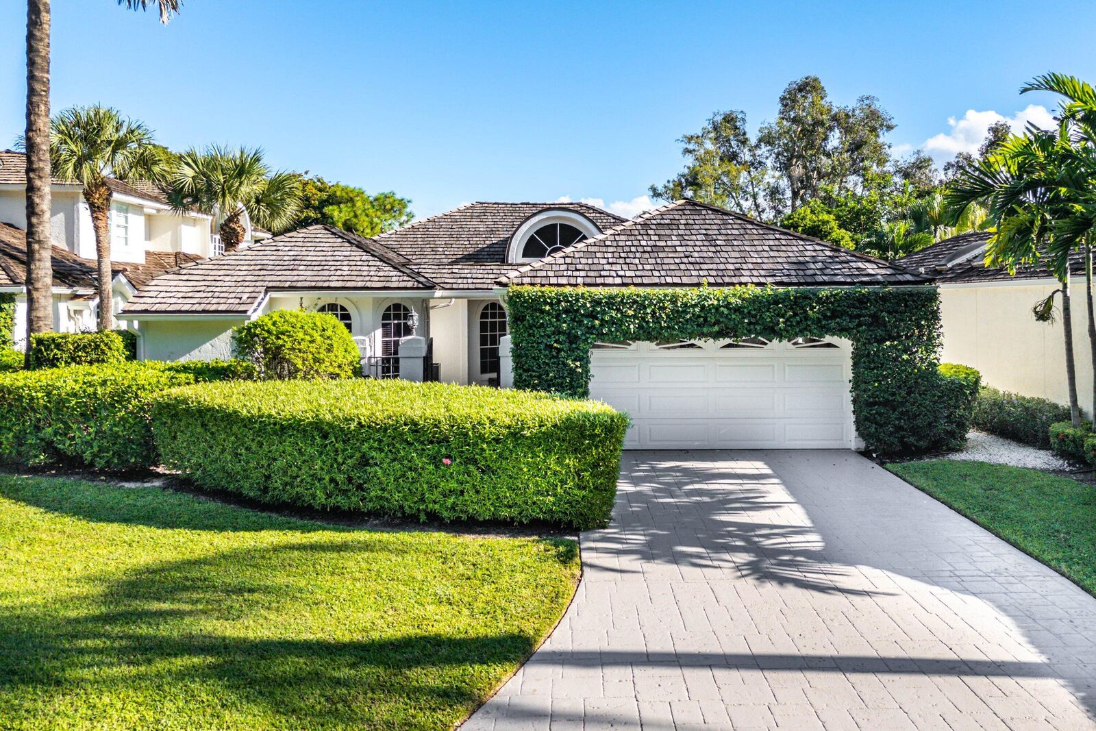 Property Photo: 2514 Muir Circle FL 33414