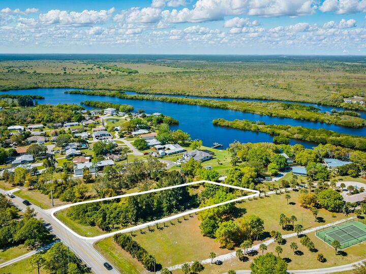 Property Photo: 12419 Roseland Road FL 32958