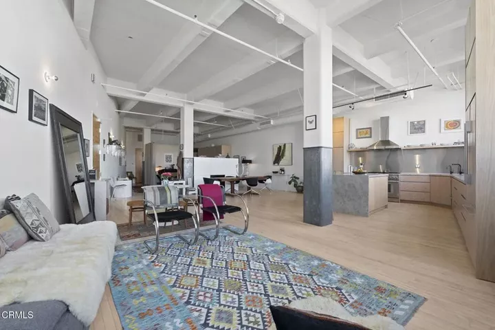 Property Photo:  1850 Industrial Street 407  CA 90021 