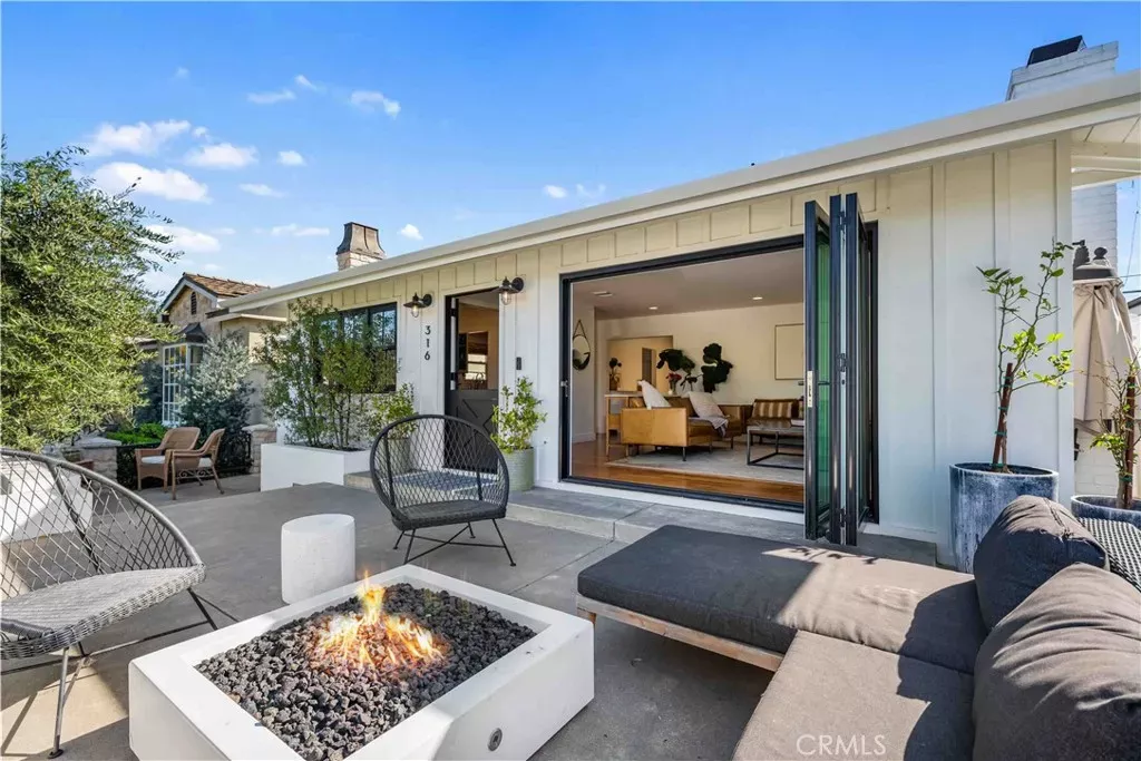 Property Photo: 316 Claremont CA 90803