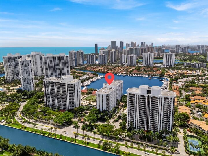 Property Photo:  3610 Yacht Club Dr 805  FL 33180 