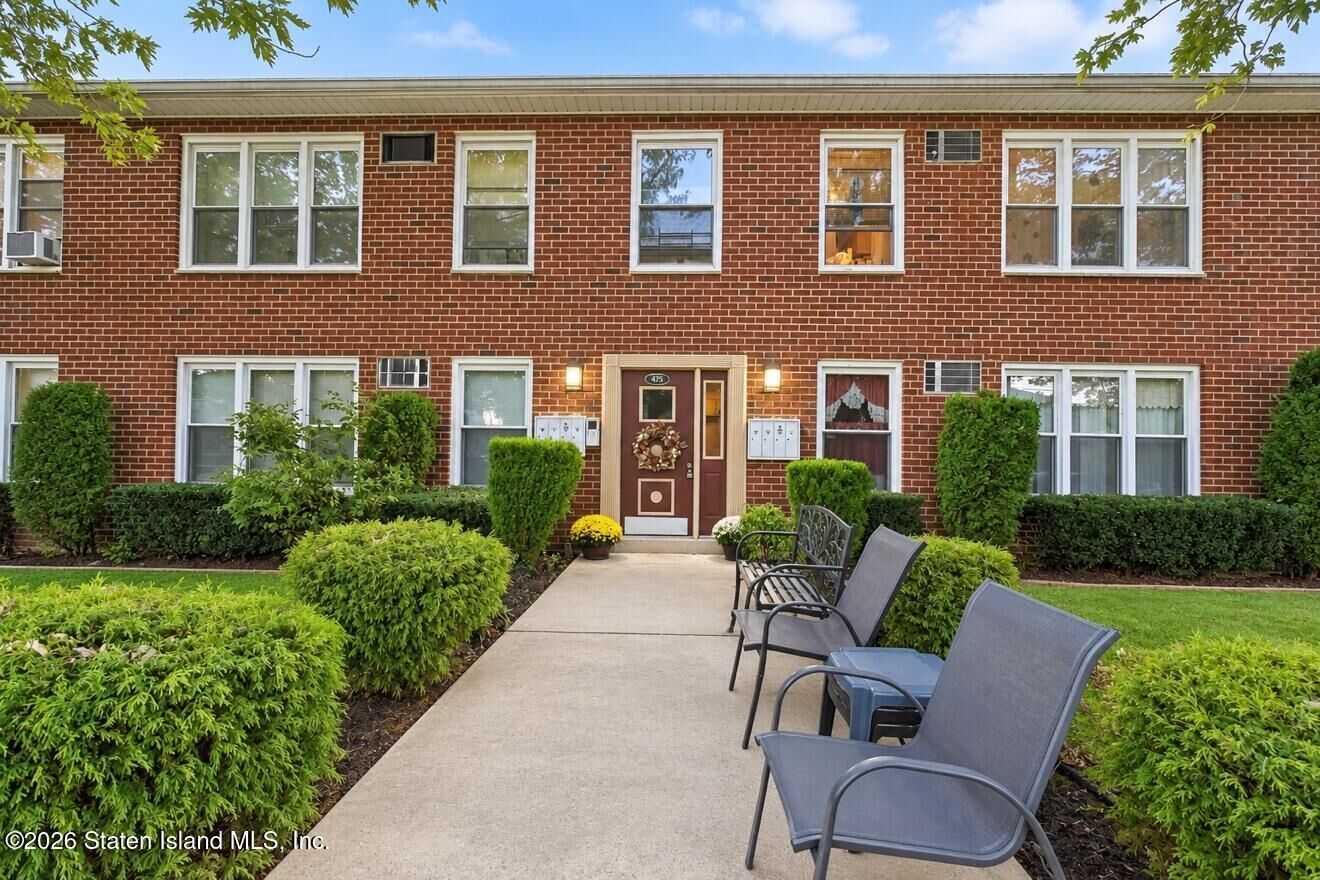 Property Photo:  475 Armstrong Avenue A4  NY 10308 