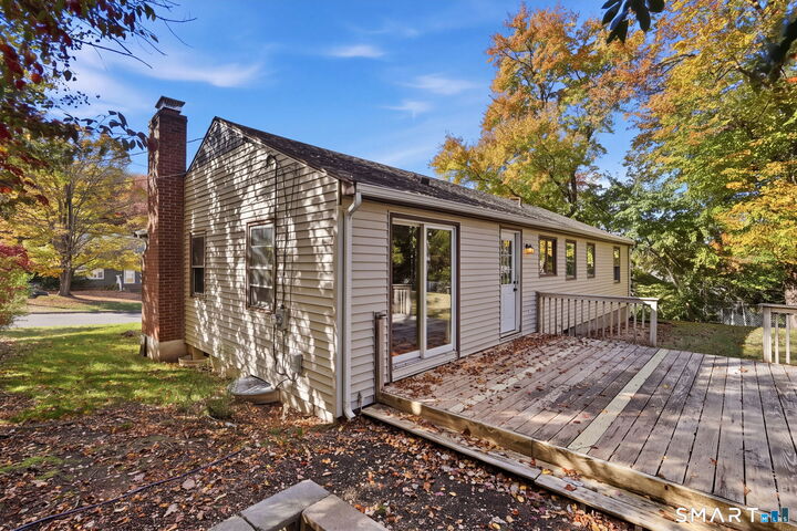 Property Photo:  61 Arnott Road  CT 06040 