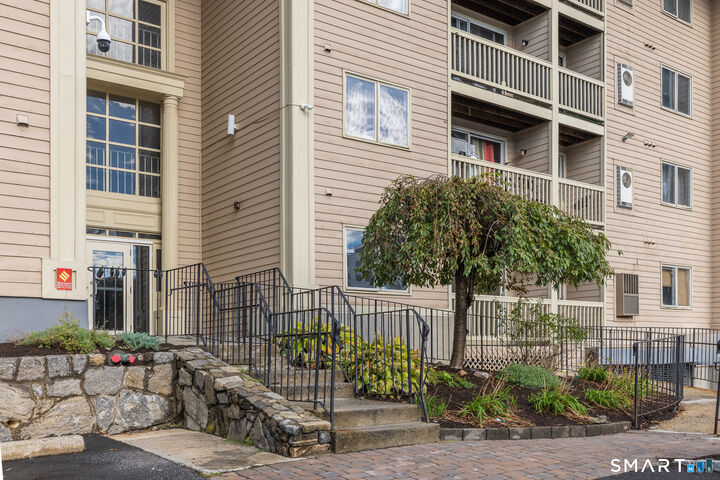 Property Photo:  980 Lindley Street 108H  CT 06606 