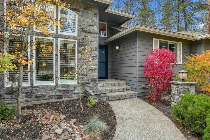 Property Photo: 17807 N Ranchette Rd WA 99005