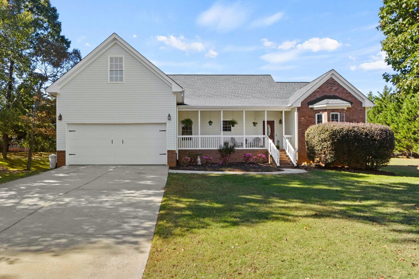 Property Photo:  111 Quartermein Court  SC 29673 