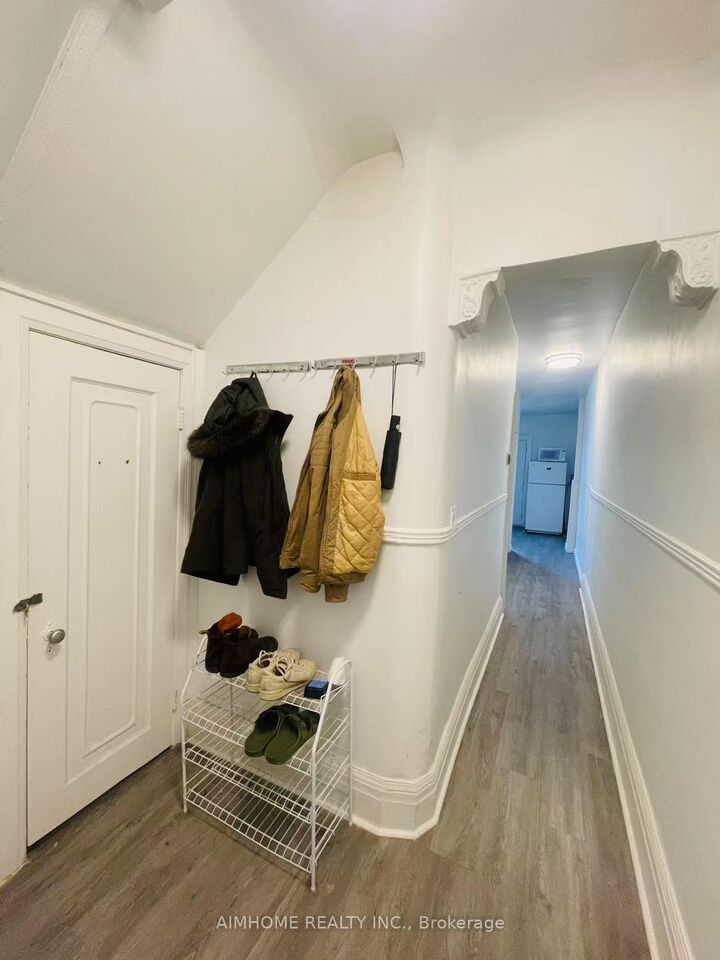 Property Photo: 625 Bathurst Street ON M5S 2R2