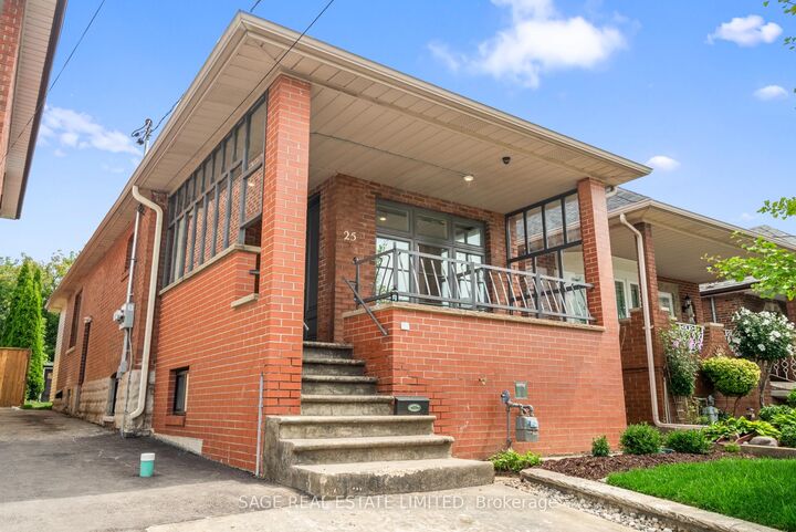 Photo de la propriété:  25 Chamberlain Avenue  ON M6E 4J7 